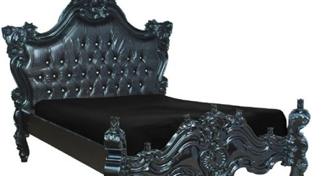 Dormire in un letto coloratissimo dal design pop e barocco
