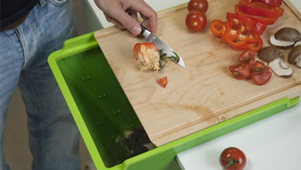 Arredare la cucina con la compostiera per produrre ortaggi indoor