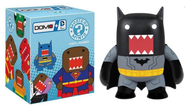 Domo diventa Batman, Superman, Flash e altri supereroi