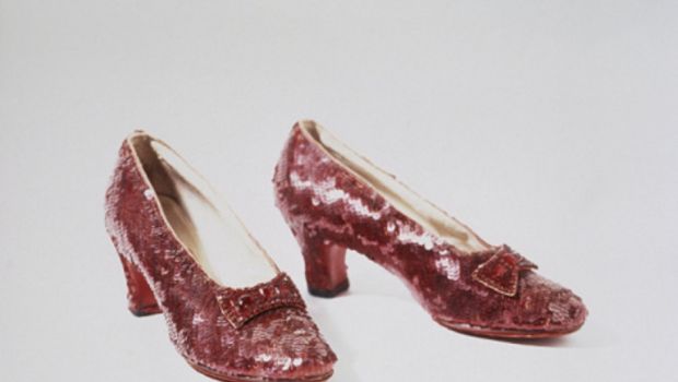 Le scarpe più costose al mondo sono tempestate di rubini