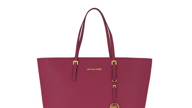 Michael Kors firma la borsa di lusso “Jet Set Travel”