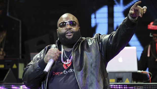 Rick Ross sbatte con la sua Rolls Royce per evitare degli spari