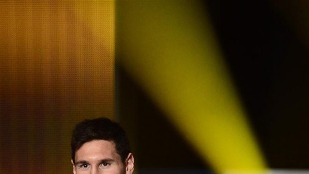Pallone d’oro 2012 Leo Messi: Lionel vince per la quarta volta consecutiva e veste Dolce & Gabbana