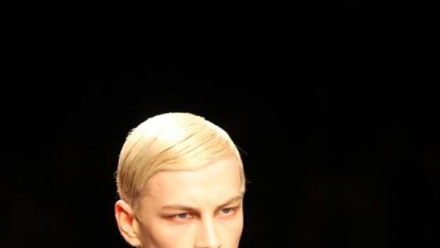 Milano Moda Uomo 2013: il Bauhaus di Iceberg, l&#8217;avanguardia stilistica, foto sfilata e backstage