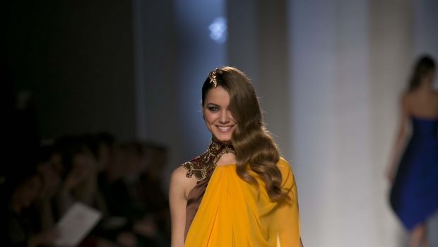 Alta Moda Roma 2013: Giusy Buscemi, Miss Italia, sfila sulla passerella di Sarli per la S/S 2013