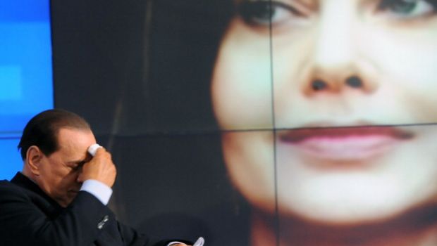 L’ex suocera di Silvio Berlusconi ritiene che i soldi dati a Veronica Lario siano pochi