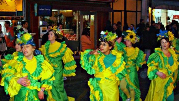 Si ispirano al Brasile i costumi di Carnevale più belli per lei e per lui