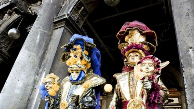 Copiare i costumi del Carnevale di Venezia per essere trendy