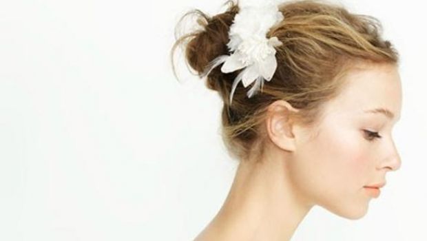 I capelli sposa raccolti con acconciature fai da te