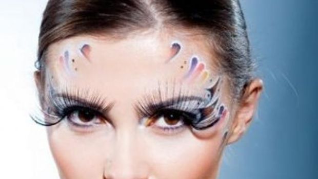 Il trucco occhi per Carnevale più semplice ma elegante da fare da sole