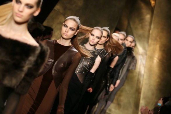 Donna Karan New York presenta la collezione autunno-inverno 2013-2014 alla New York Fashion Week