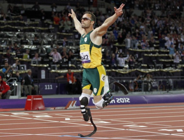 Oscar Pistorius arrestato per aver ucciso la fidanzata, la polizia non crede all&#8217;errore