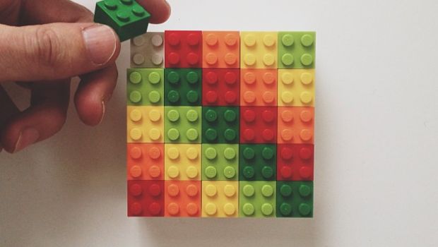 Vine, Lego e stop motion nelle opere di Mark Weaver
