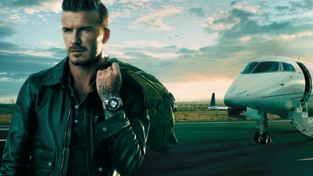 David Beckham promuove un orologio di lusso Breitling