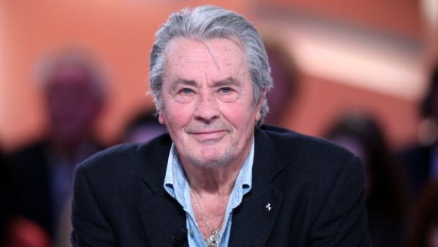 Ferrari Testarossa di Alain Delon venduta a Parigi al doppio delle stime