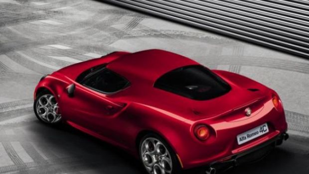 Alfa Romeo 4C torna a far ruggire il mito del biscione