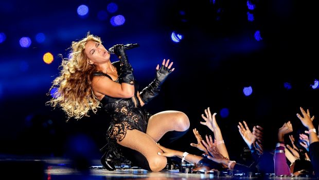 Super Bowl 2013: Beyoncé e Alicia Keys, i video delle performance e la fotogallery