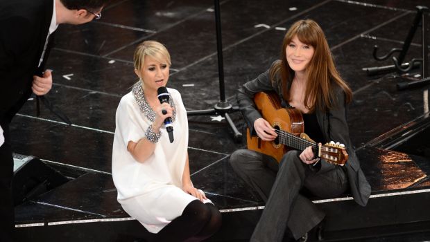 Sanremo 2013: gli abiti e i look dei cantanti e degli ospiti della seconda serata, foto