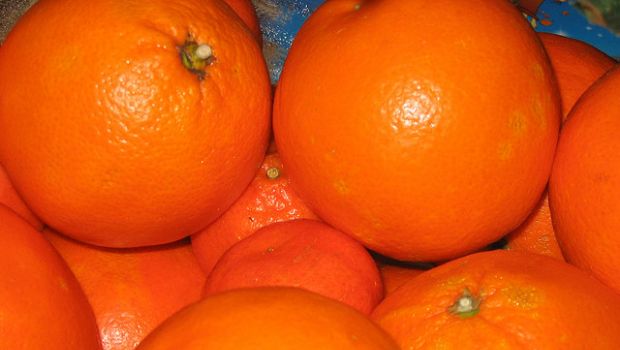 Le proprietà nutritive dell&#8217;arancia e 5 ricette per gustarla