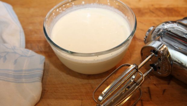 La ricetta della crema al burro originale da fare in casa
