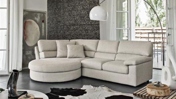 Scegliere i divani eleganti classici o moderni per arredare casa