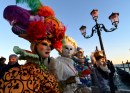 Le immagini del Carnevale nel mondo da Venezia a Rio