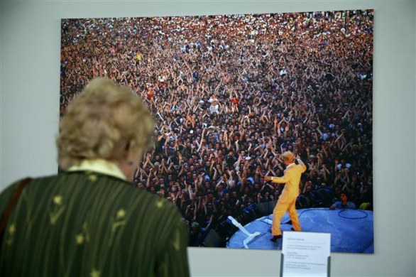 David Bowie is, la mostra a Londra al Victoria and Albert Museum: le foto del red carpet