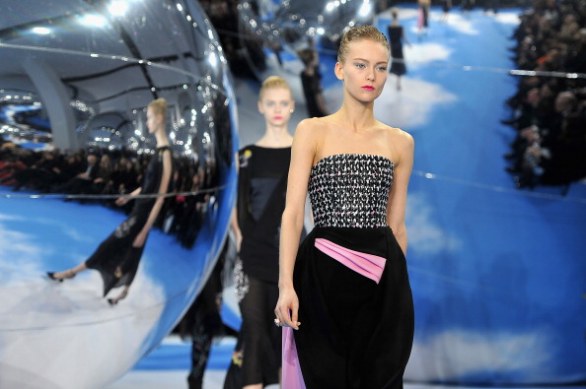 Christian Dior sfilata autunno inverno 2013-14 alla Paris Fashion Week