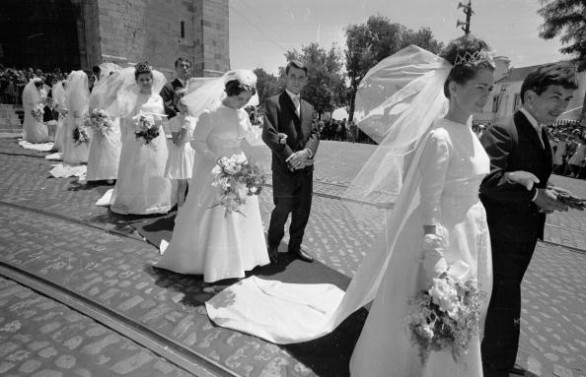 Scegliere abiti da sposa anni 60 per uno stile elegante