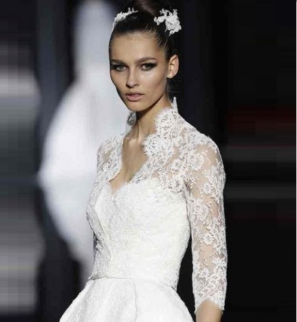 Gli abiti da sposa invernali di tendenza nel 2013