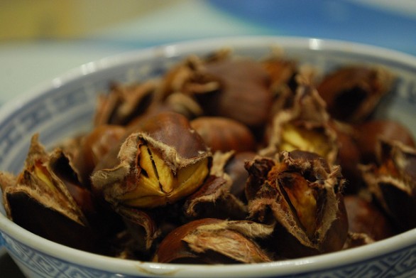 Come si cucinano le castagne al forno, secche o bollite