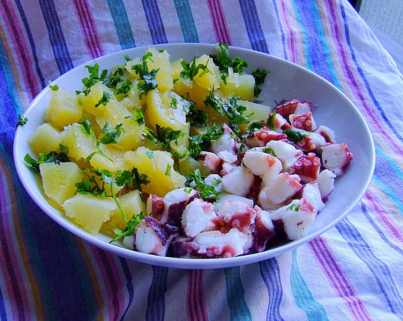 Come si cucina il polpo bollito o con le patate