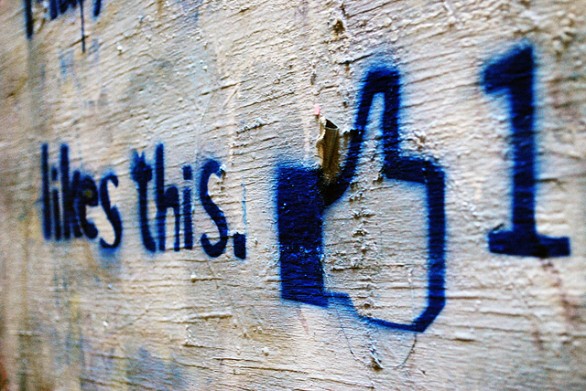 Come curare la dipendenza da Facebook e dai social networks
