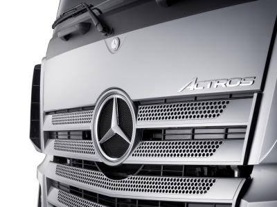 A Mercedes-Benz il premio di design “iF product design award 2013”