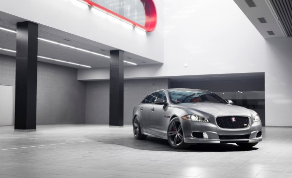 Jaguar XJR al Salone dell&#8217;Auto di New York mette in mostra il suo temperamento sportivo