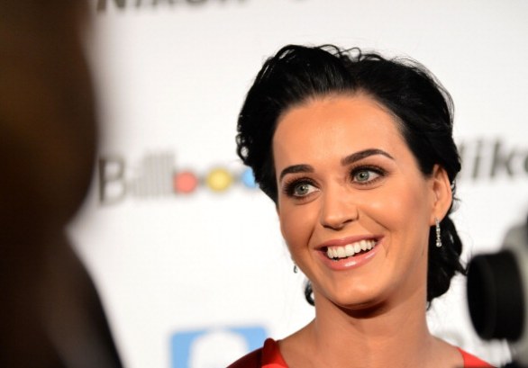 Copia il look di Katy Perry per essere glam come lei