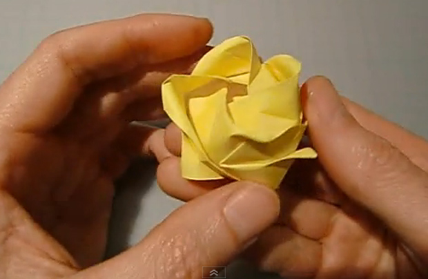 Come fare la rosa origami per decorare la tavola al matrimonio