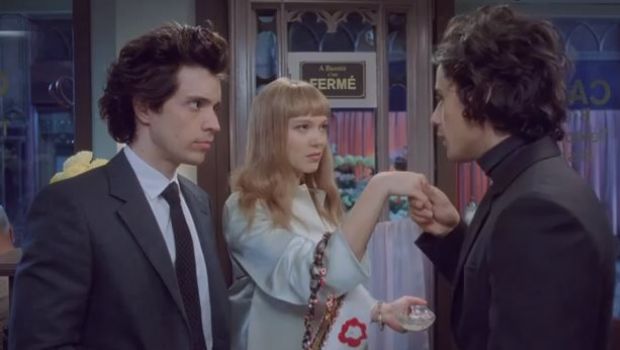 Prada Candy L&#8217;Eau: il trailer dello spot con Léa Seydoux, regia di Wes Anderson e Roman Coppola