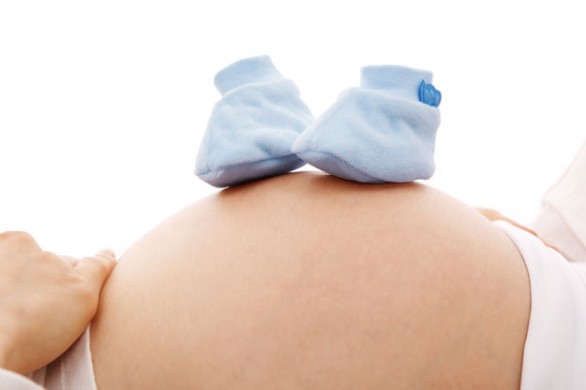 I rimedi per i piedi gonfi in gravidanza più efficaci e naturali