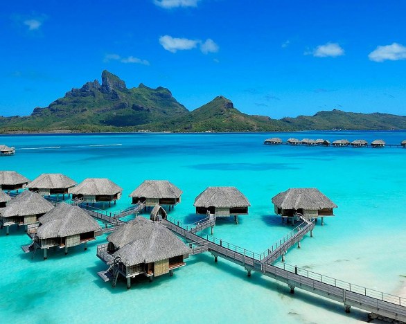 Polinesia resort di lusso per vivere un’esperienza da sogno in una cartolina ambientale incantevole