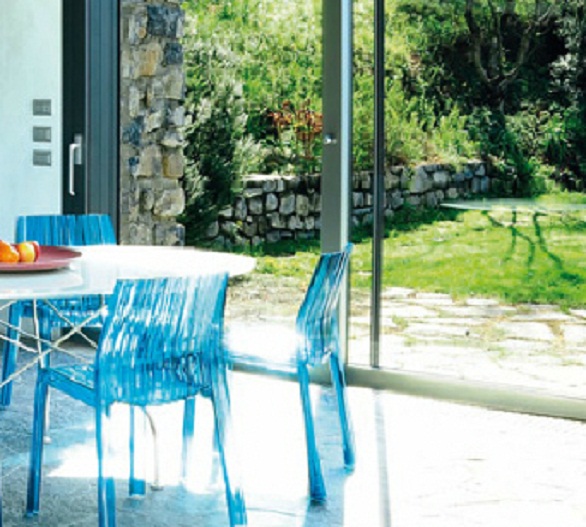 Le sedie Kartell per arredare casa con il colore dal catalogo 2013
