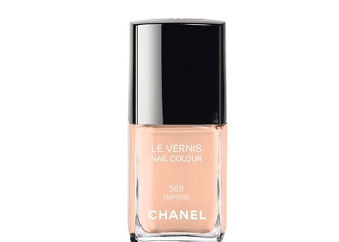 Ecco gli smalti Chanel con i colori più trendy per la primavera estate 2013