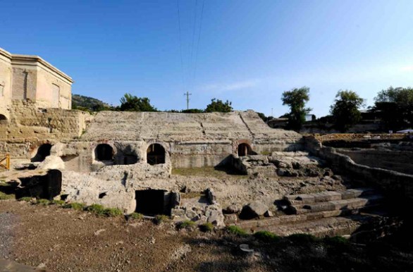 Per le giornate Fai lo stadio Antonino Pio a Pozzuoli: l&#8217;amore di un imperatore per la Grecia