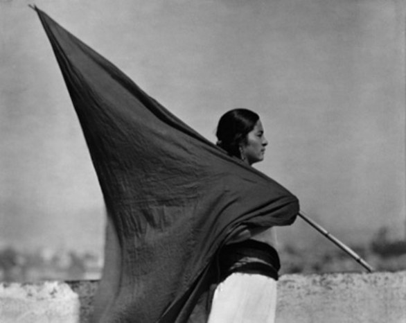 Le fotografia di Tina Modotti la pasionaria che veniva dall’Italia in mostra a Genova