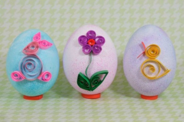 Il quilling per Pasqua con tante decorazioni di carta colorata