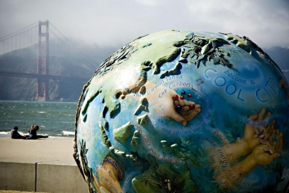 Arte per l&#8217;ambiente con l&#8217;installazione itinerante Cool Globes