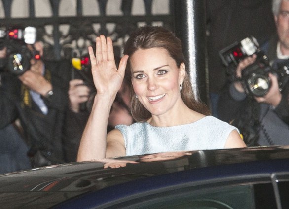 Kate Middleton incinta compra un passeggino luxury per il futuro bebè royal