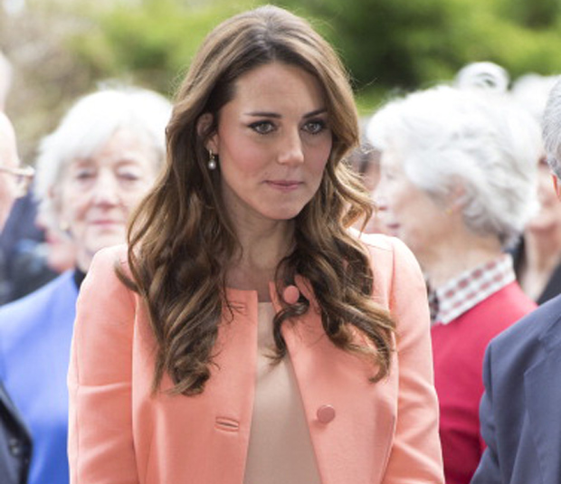 Kate Middleton compra un passeggino azzurro: aspetta un maschietto?
