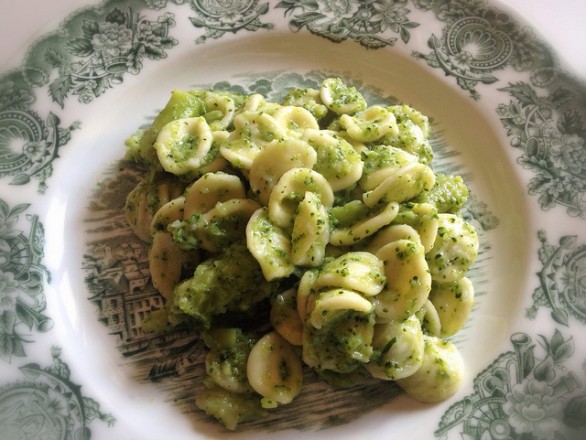 La ricetta tradizionale della pasta con le cime di rapa