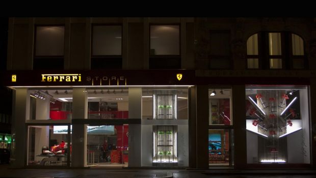 Fuorisalone 2013 Milano: Ferrari Store con le installazioni di Massimo Iosa Ghini, le foto